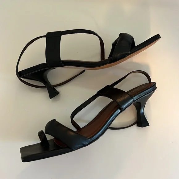 ALOHAS ASYMMETREIC BLACK HEEL - Picture 13 of 16